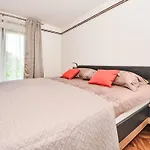 Matosic By Interhome Vakantiehuis Polaca