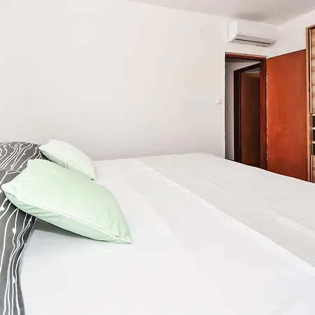 Feriehus Matosic By Interhome