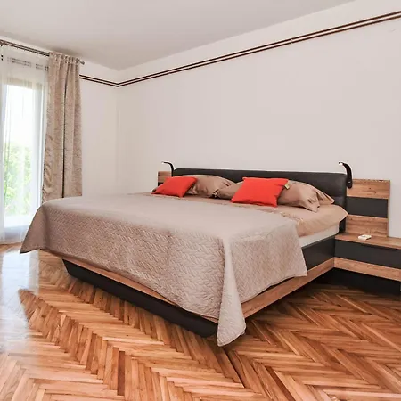 Feriehus Matosic By Interhome Polaca