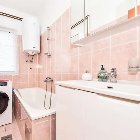 Feriehus Matosic By Interhome