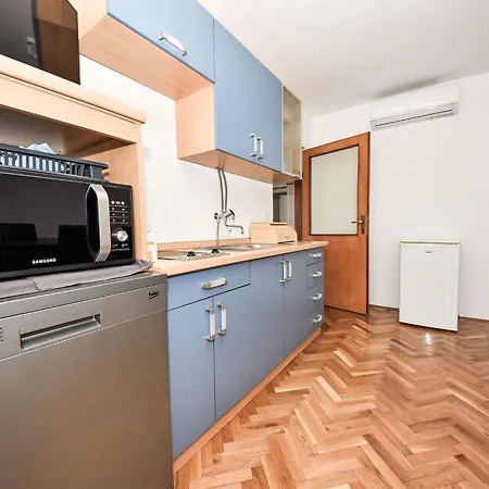 Matosic By Interhome Feriehus Polaca