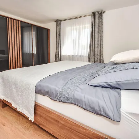 Feriehus Matosic By Interhome Polaca