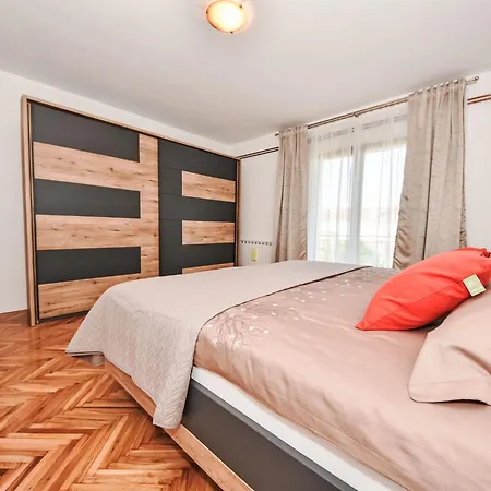 Matosic By Interhome * Polaca