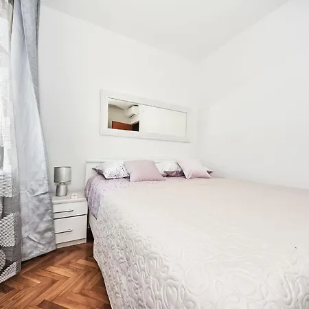 Feriehus Matosic By Interhome