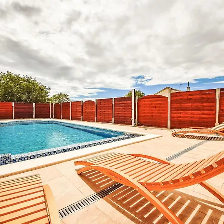 Feriehus Matosic By Interhome *